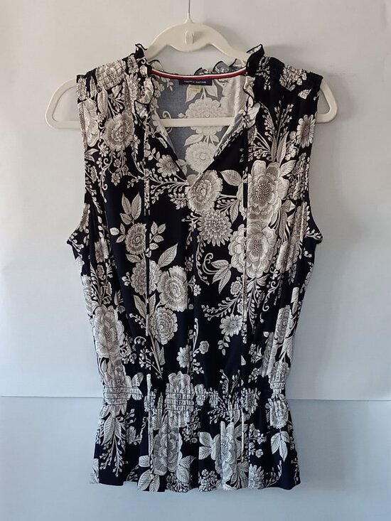 Tommy Hilfiger Tops - TOMMY HILFIGER Navy and White Floral Sleeveless Blouse Size L ($14)